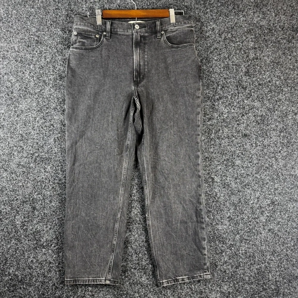 Abercrombie & Fitch The Mom High Rise Jeans Black Acid Wash 30 10S Tapered Leg